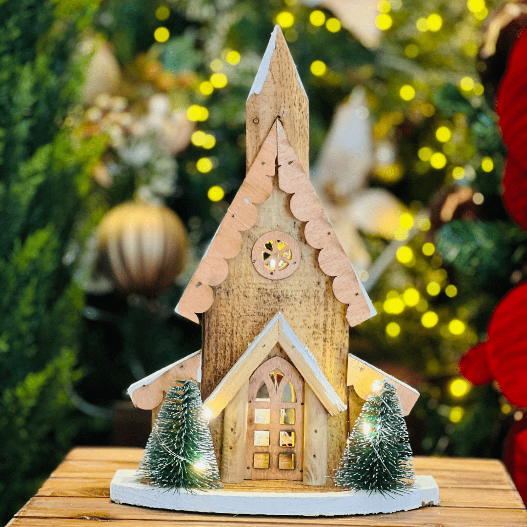 Casa Natalina Com Led de Madeira 30x21x10cm