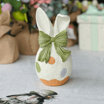 Ovo Com Orelhas e Laço Verde de Resina 19cm