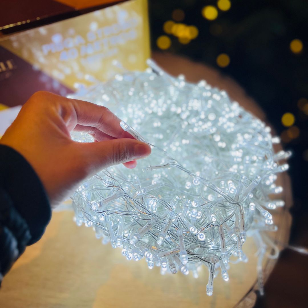 Pisca Estrobo 40 metros - 1400 Leds Fio Transparente Branco Frio - Externo (Bivolt)