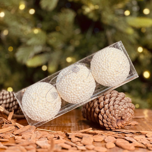 Bola Decorada Branca Kit De Três Diam - 8cm