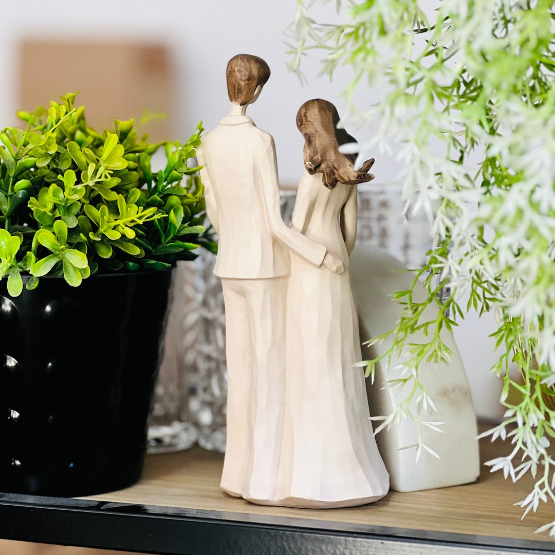 Figura Decorativo Família Com Casal de Crianças - 24cm