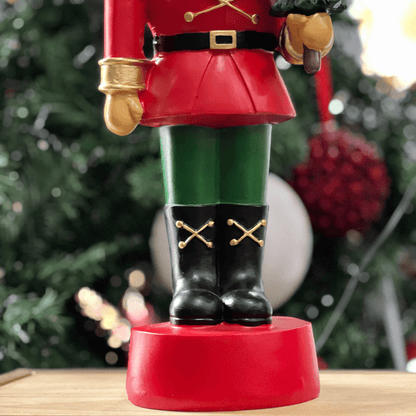 Urso Natalino Quebra Nozes Vermelho e Verde de Resina 51,5x16,5cm