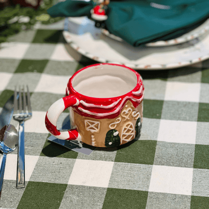 Caneca Natalina de Cerâmica Casa Gingerbread Vermelha 350ml 7cm