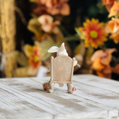 Coelho na Cadeira Resina - 17cm