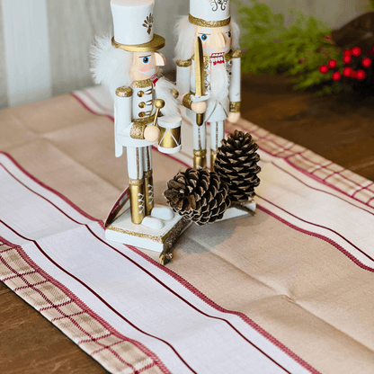 Caminho de Mesa Natalino Pinhas e Encanto 42x141cm