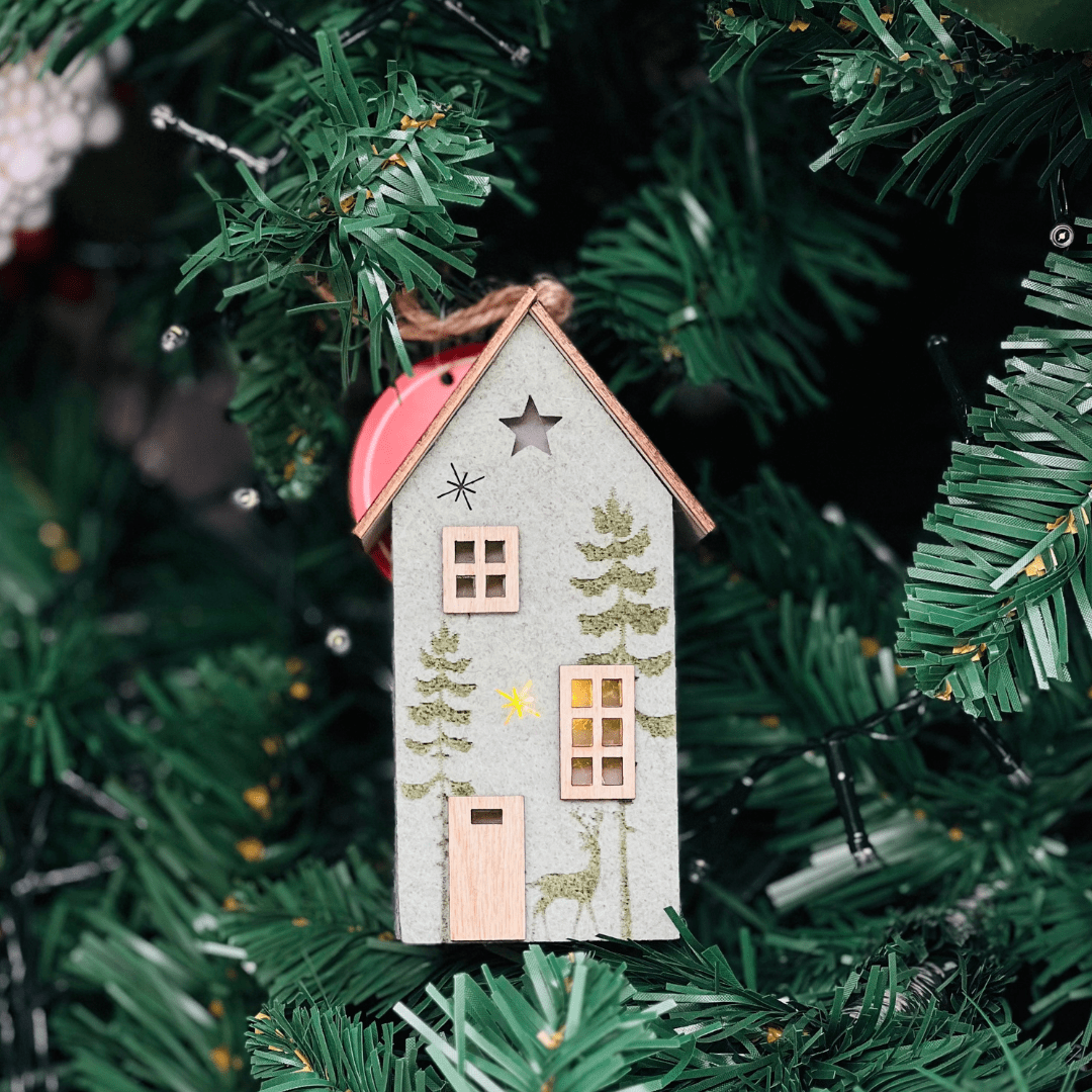 Casa Natalina Verde Com Led 13cm - para Pendurar