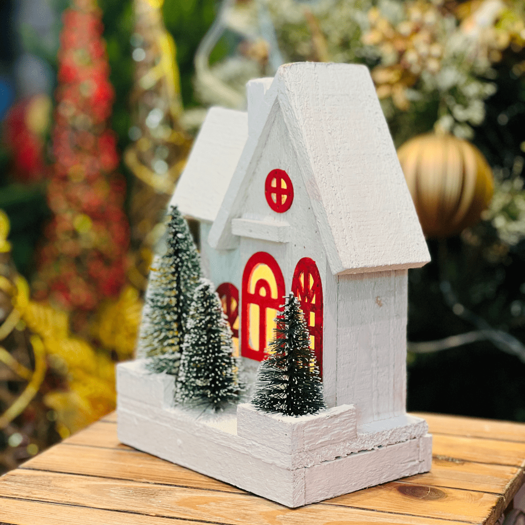 Casinha Com Led Vermelha e Branca de Madeira 27x19cm - Pilha