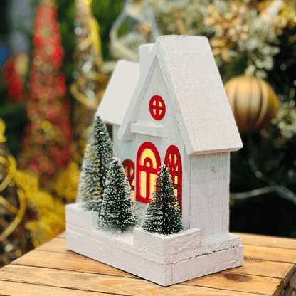 Casinha Com Led Vermelha e Branca de Madeira 27x19cm - Pilha