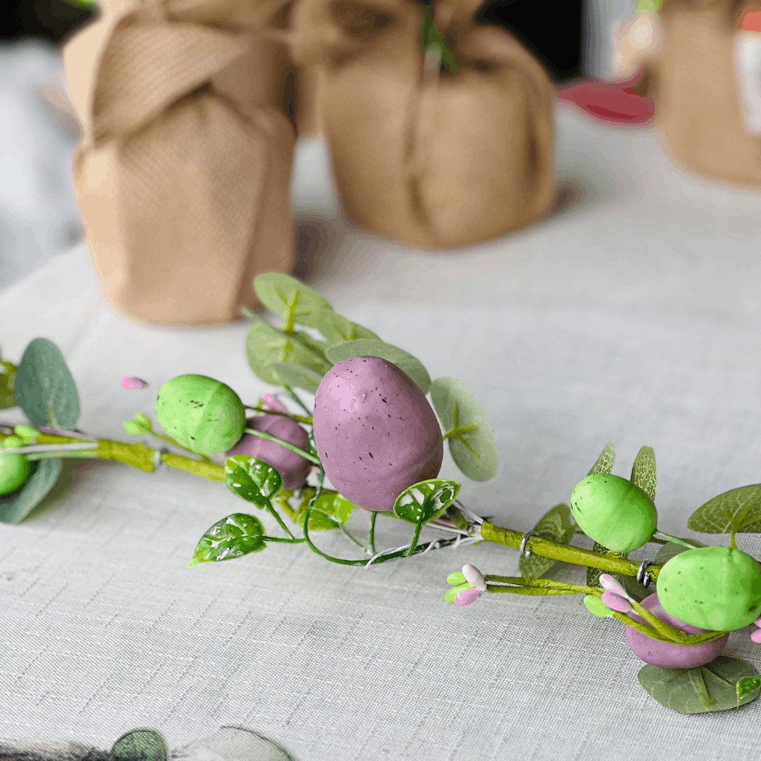 Festão Com Ovos Verde e Roxo 1,50m