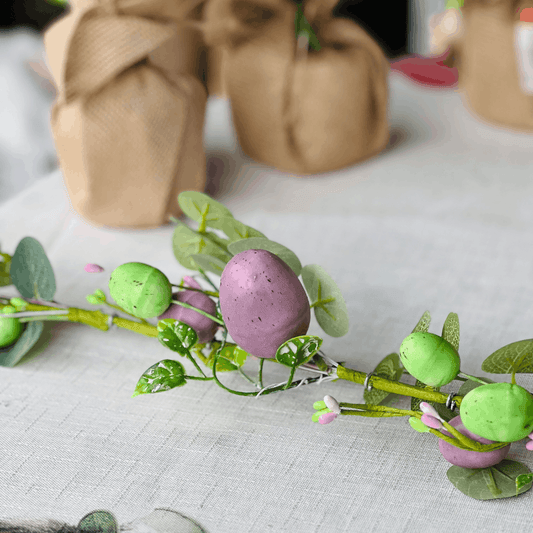 Festão Com Ovos Verde e Roxo 1,50m