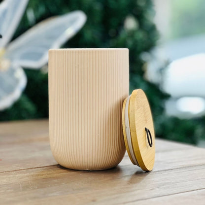 Potiche de Cerâmica Decorativo com Tampa em Bambu e Pegador de Corda Lines Bege – 10x10x15cm