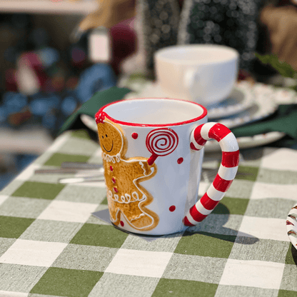 Caneca Natalina de Cerâmica Gingerbread Menina 450ml 13cm