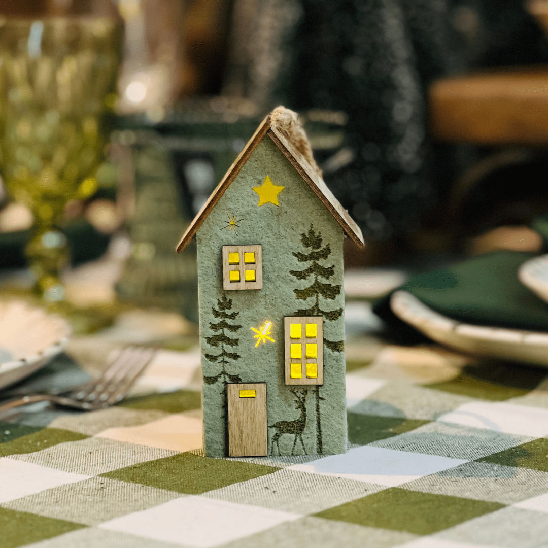 Casa Natalina Verde Com Led 13cm - para Pendurar