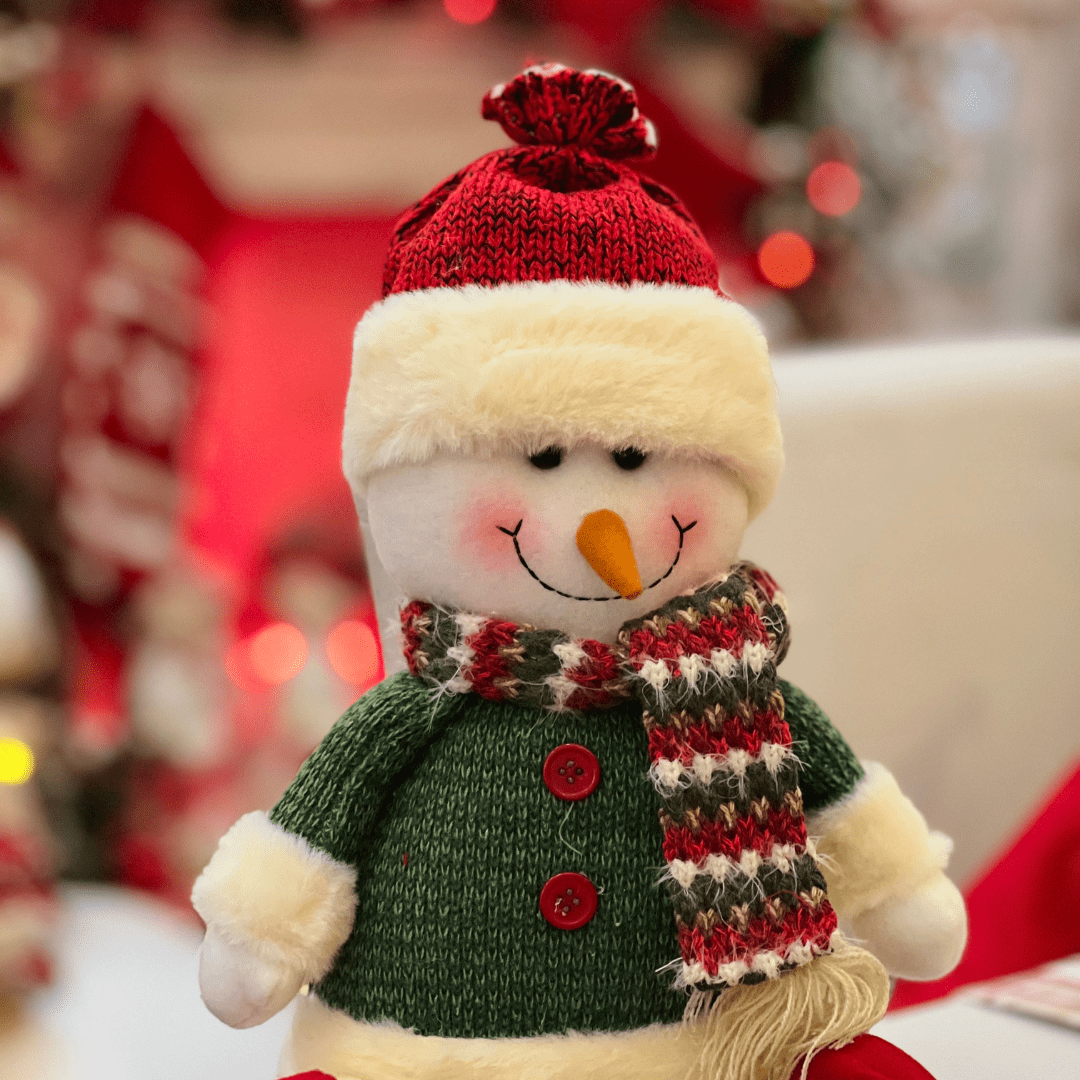 Boneco Neve Natalino Sentado Cachecol e Gorro 30cm