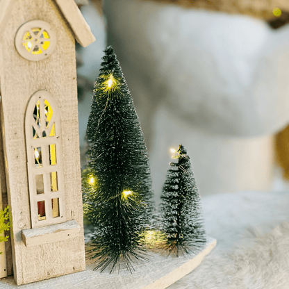Casa Natalina Branca Com Led de Madeira 43x25cm