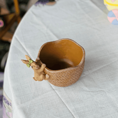 Pote Decorativo Cesto Coelho Chocolate de Resina 16x14x9cm