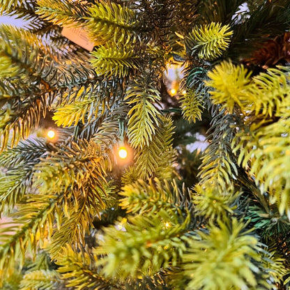 Árvore Natalina Boreal com LED – 210cm | 1.251 Galhos Siliconados | 400 LEDs | Pé de Ferro