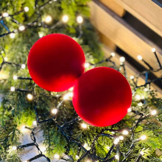 Bola com Camurça Vermelha – 8cm | 6 Peças