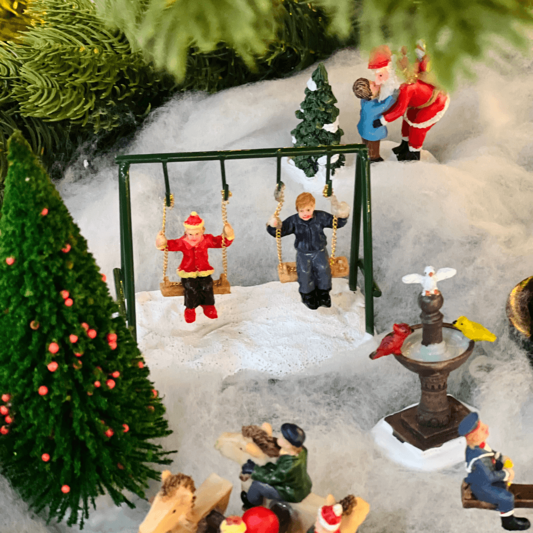 Crianças Brincando no Parque – Cenário Natalino | 10 Peças