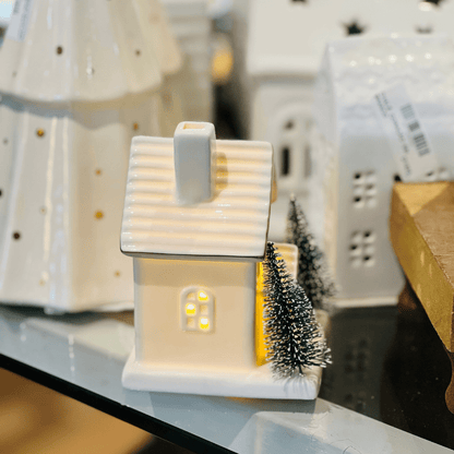 Casinha Decorativa Branca Com Led de Cerâmica 12,6x8,4x9,8cm