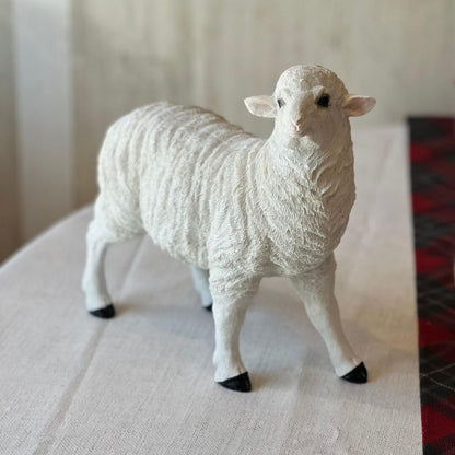 Ovelha Decorativa em Resina – 23cm