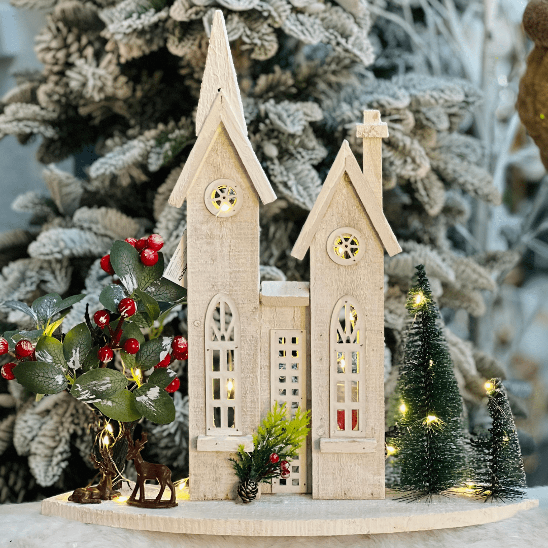 Casa Natalina Branca Com Led de Madeira 43x25cm