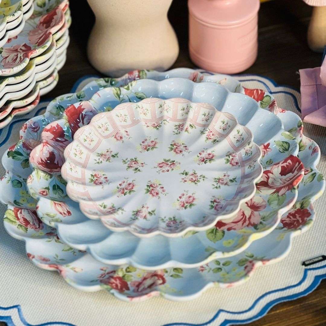 Prato Raso Relevado Azul Com Rosas Vó Dulce - 27,5cm