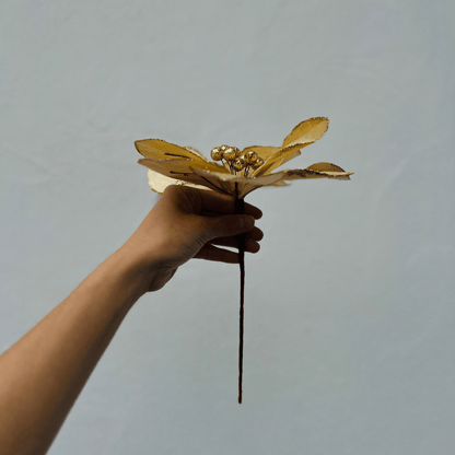 Flor Natalina Magnolia Dourada 24cm