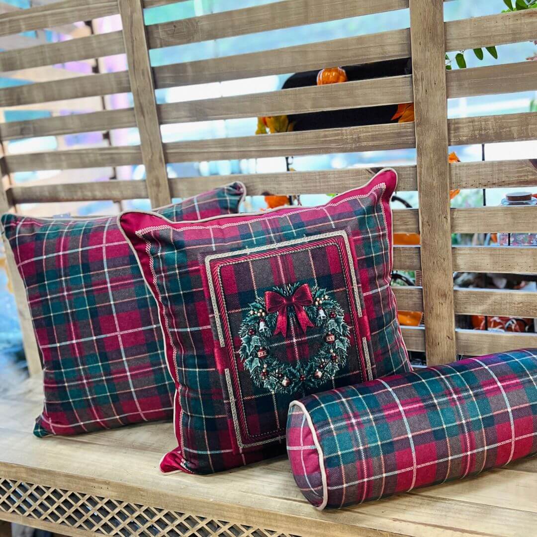 Almofada Natalina 603 Rolinho com Cordone – 43 x 15cm