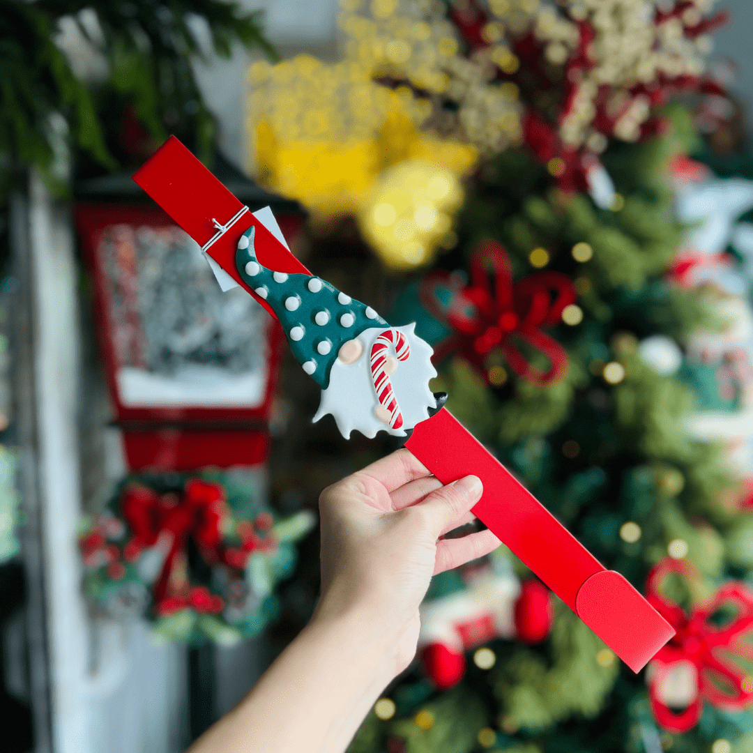 Suporte de Guirlanda Natalino Gnomo Vermelho 38x10cm