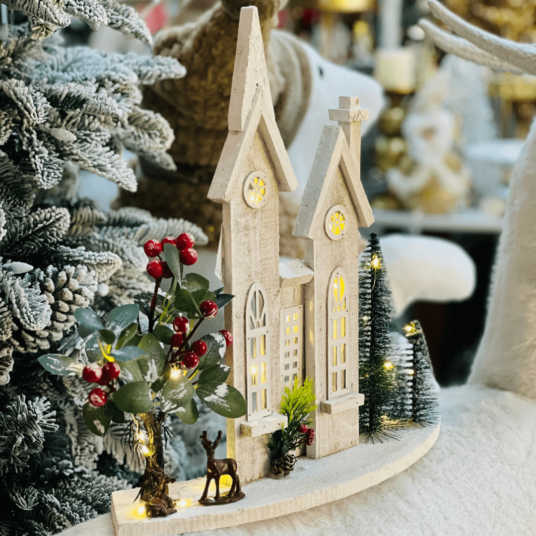 Casa Natalina Branca Com Led de Madeira 43x25cm