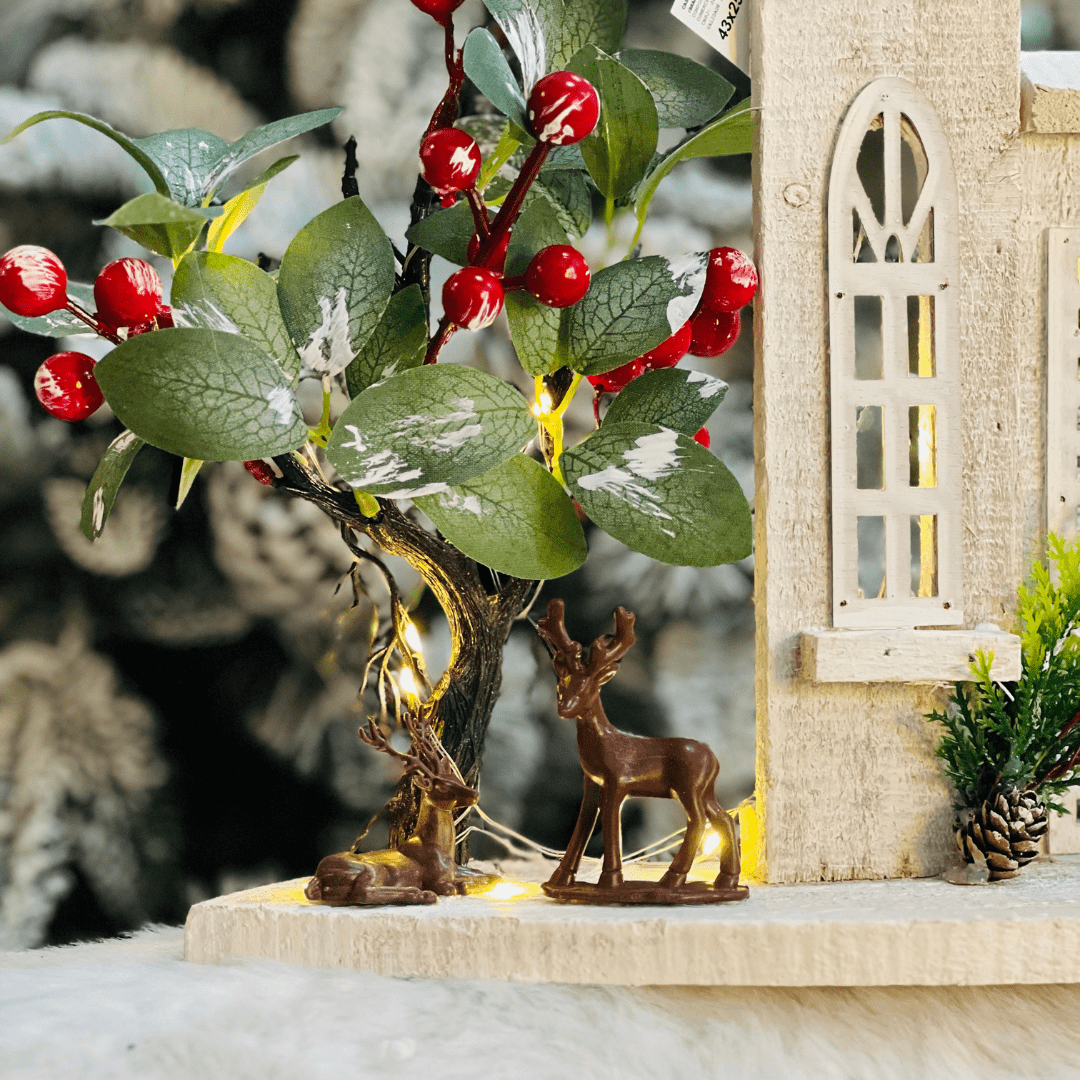 Casa Natalina Branca Com Led de Madeira 43x25cm