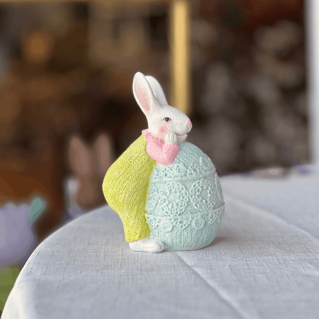 Coelho Com Ovo Azul de Resina 13cm