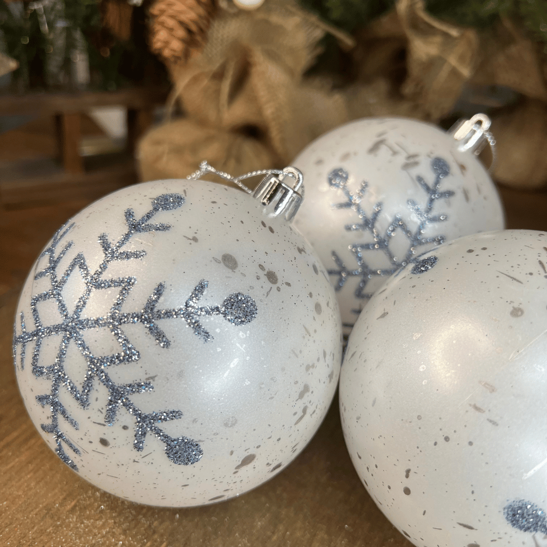 Caixa com 3 Bolas de Natal Decorada Prata Com Azul 10cm