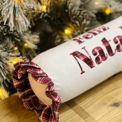 Almofada Feliz Natal Rolinho Com Babado 48x20cm