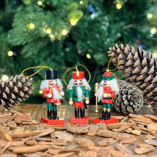 Boneco Quebra Nozes Com Três Unidades - 8cm