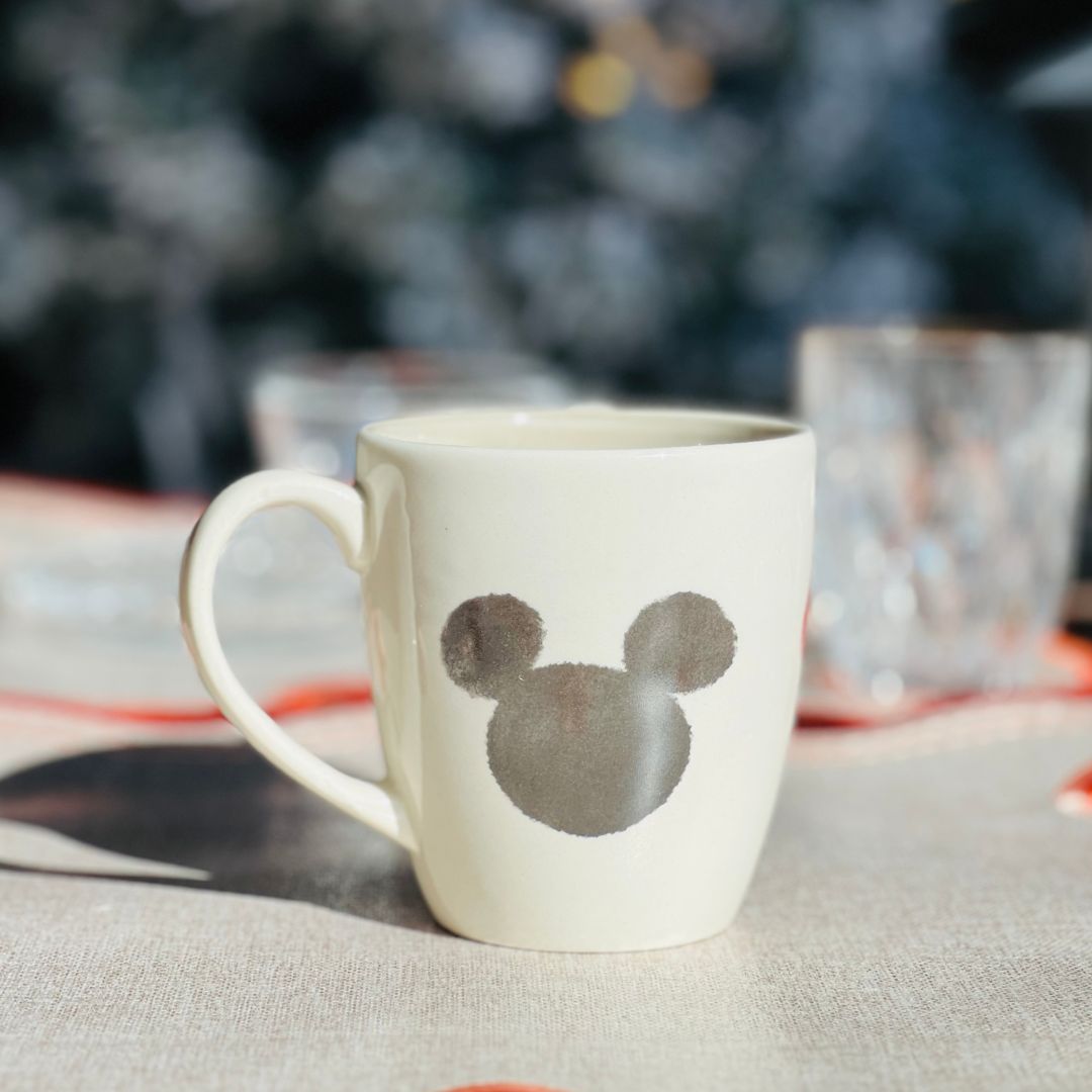 Caneca de Cerâmica Mickey e Minnie - 9,3x12,9x10cm