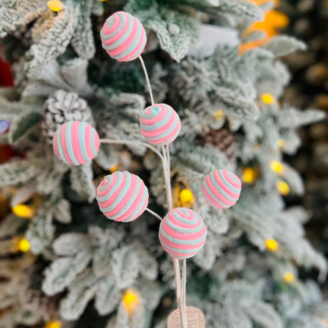 Pendente com 6 Bolas Pompom - 61 cm